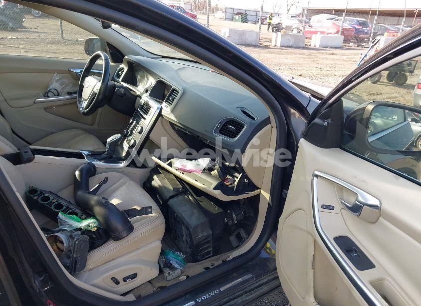 Photo 5 of 2013 Volvo S60 T5/T5 PLATINUM/T5 PREMIER/T5 PREMIER PLUS (VIN YV1612FS7D2198284)