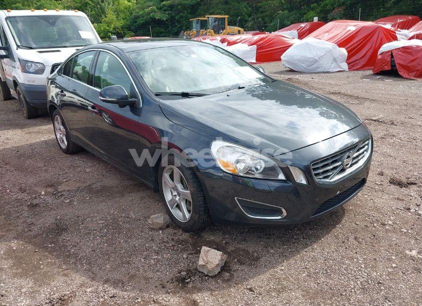 2013 Volvo S60 T5 (VIN YV1612FS7D2232224) main photo