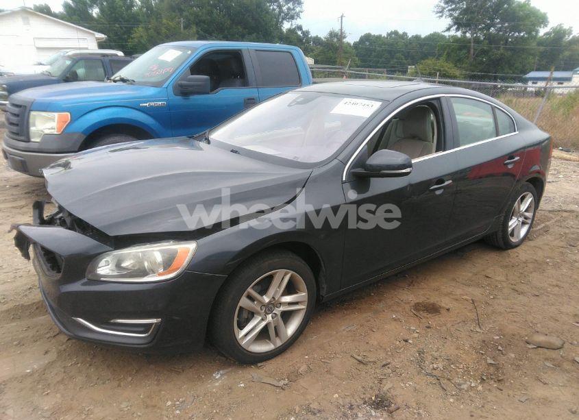 Photo 2 of 2014 Volvo S60 T5 (VIN YV1612FS7E2274717)
