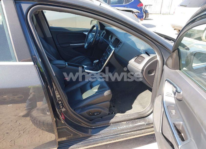 Photo 5 of 2013 Volvo S60 T5/T5 PLATINUM/T5 PREMIER/T5 PREMIER PLUS (VIN YV1612FSXD2176182)