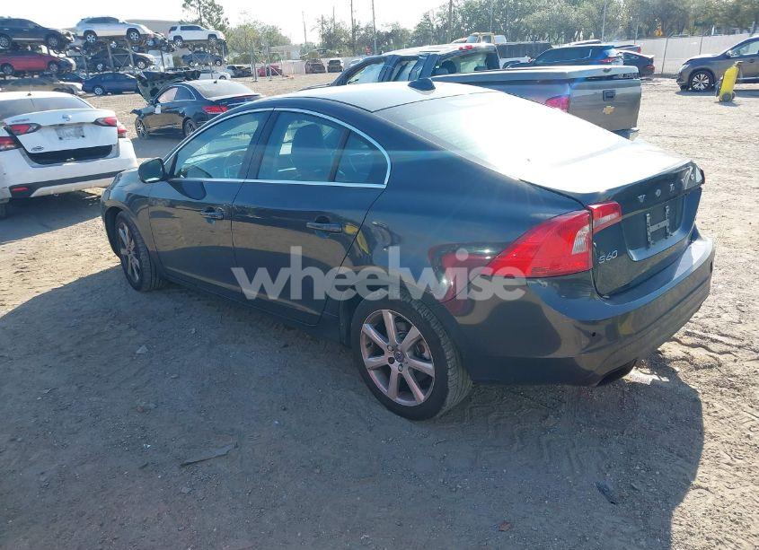Photo 3 of 2016 Volvo S60 T5 PREMIER (VIN YV1612TK2G2412915)