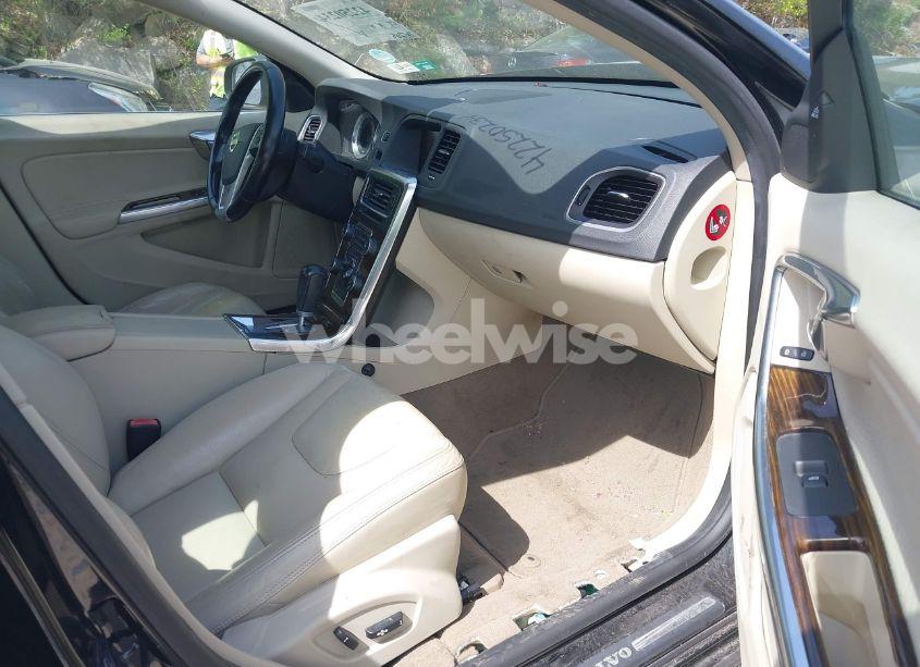 Photo 5 of 2012 Volvo S60 T5 (VIN YV1622FS1C2112463)