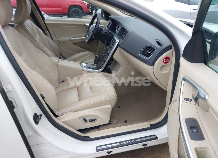 Photo 5 of 2012 Volvo S60 T5 (VIN YV1622FS3C2127353)