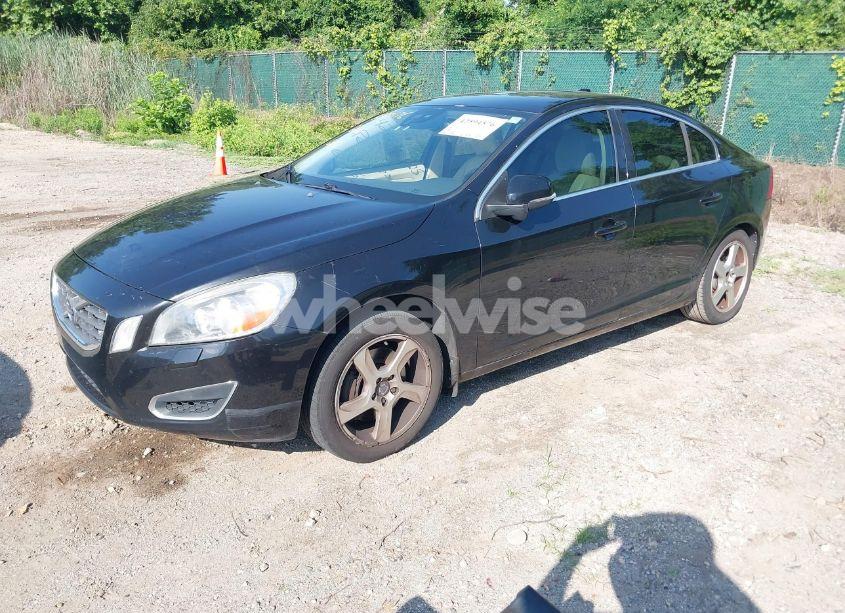 Photo 2 of 2012 Volvo S60 T5 (VIN YV1622FS4C2109850)