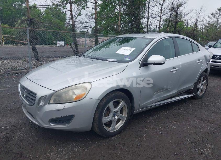Photo 2 of 2012 Volvo S60 T5 (VIN YV1622FS4C2118502)