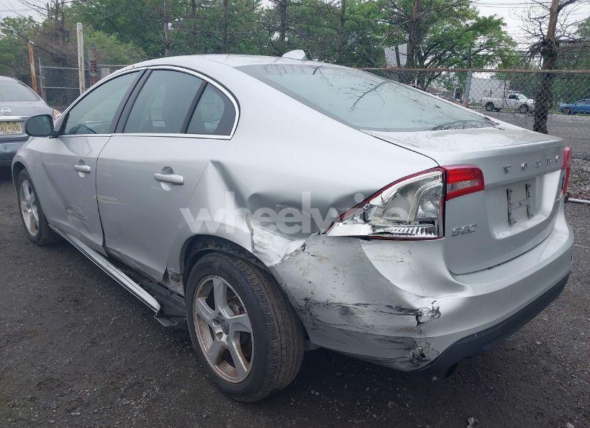 Photo 3 of 2012 Volvo S60 T5 (VIN YV1622FS4C2118502)