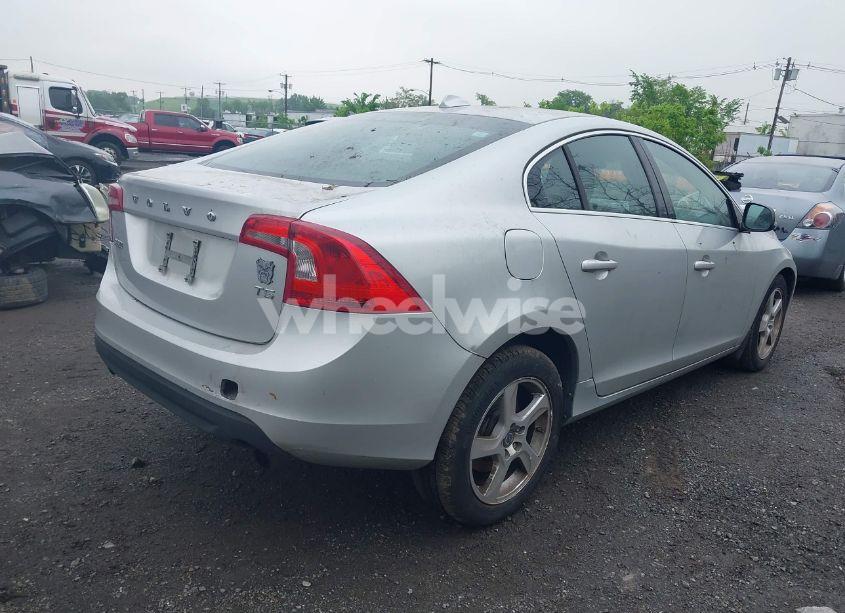 Photo 4 of 2012 Volvo S60 T5 (VIN YV1622FS4C2118502)