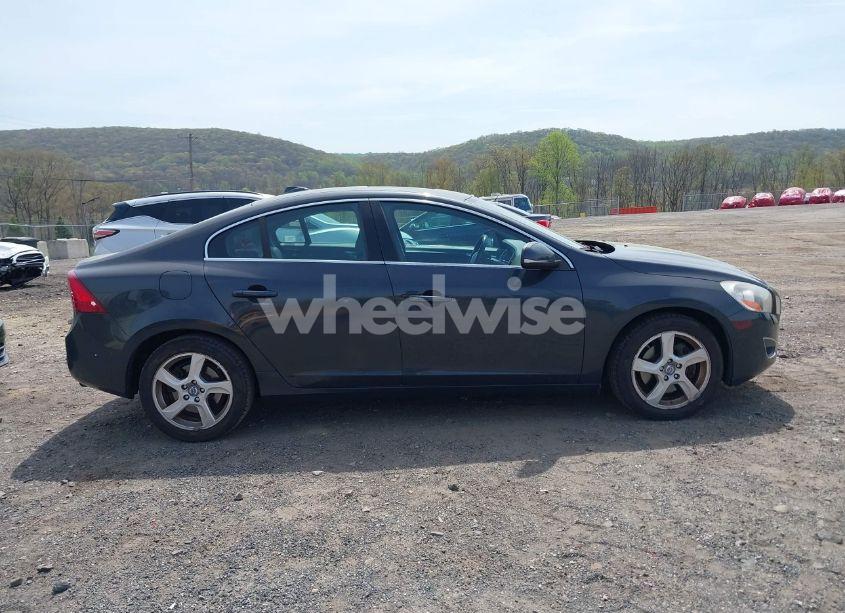 Photo 13 of 2012 Volvo S60 T5 (VIN YV1622FS4C2144565)