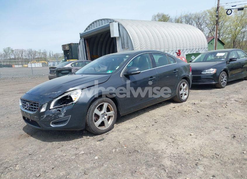 Photo 2 of 2012 Volvo S60 T5 (VIN YV1622FS4C2144565)