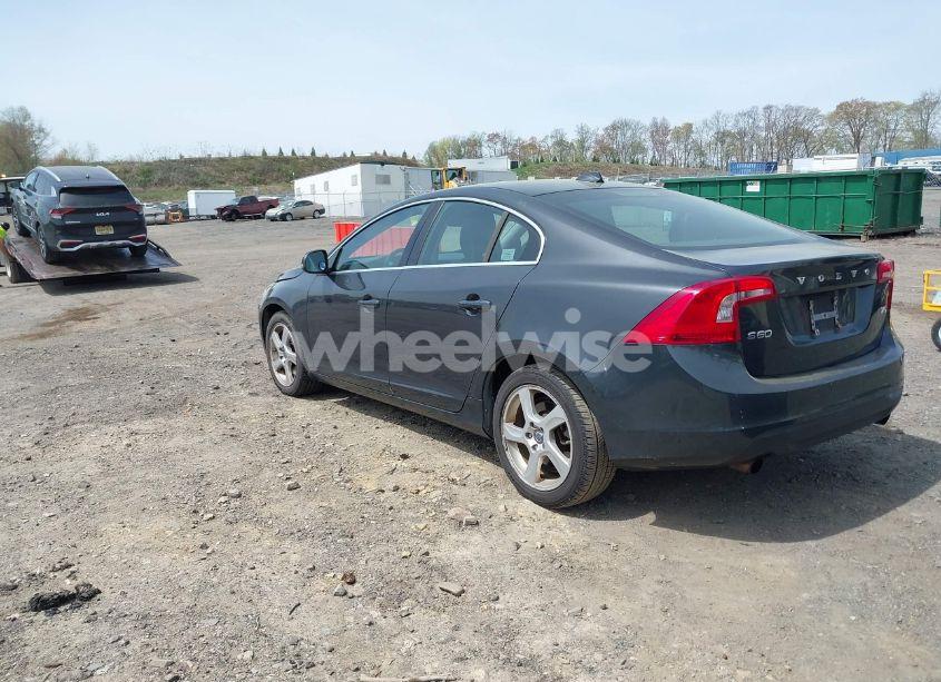 Photo 3 of 2012 Volvo S60 T5 (VIN YV1622FS4C2144565)