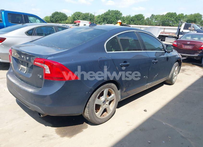 Photo 4 of 2012 Volvo S60 T5 (VIN YV1622FS5C2046841)