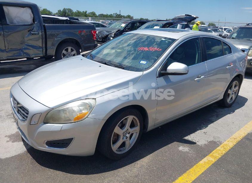 Photo 2 of 2012 Volvo S60 T5 (VIN YV1622FS8C2086430)