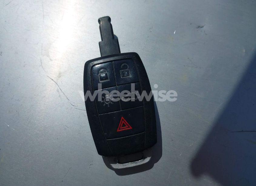 Photo 11 of 2011 Volvo C30 T5/T5 R-DESIGN (VIN YV1672MK1B2190373)