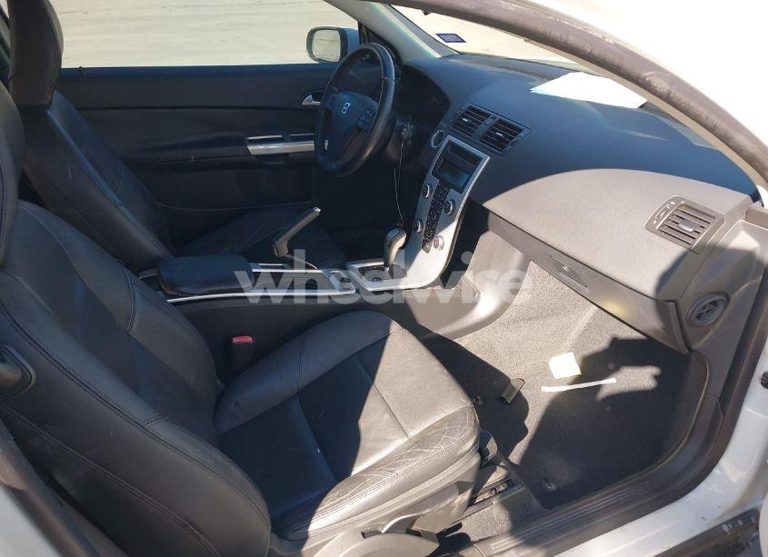 Photo 5 of 2013 Volvo C30 T5 (VIN YV1672MK1D2309378)