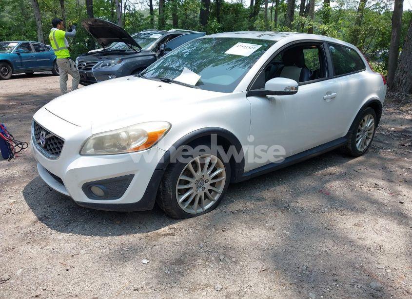 Photo 2 of 2011 Volvo C30 (VIN YV1672MK3B2212034)