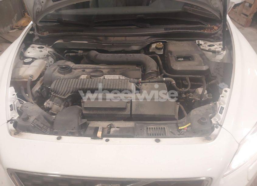 Photo 10 of 2011 Volvo C30 T5/T5 R-DESIGN (VIN YV1672MK3B2225625)