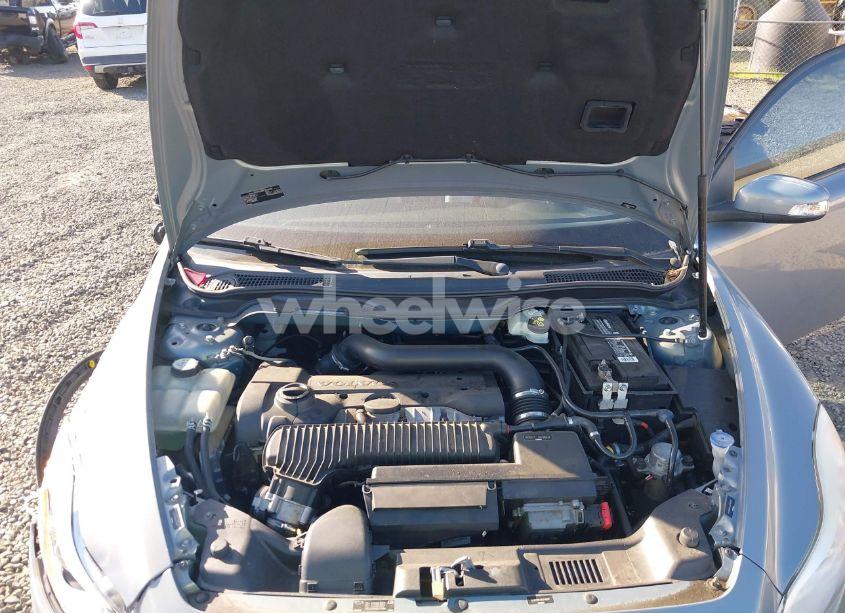 Photo 10 of 2011 Volvo C30 T5 (VIN YV1672MK4B2248010)