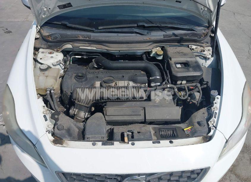 Photo 10 of 2011 Volvo C30 T5 (VIN YV1672MK7B2233341)