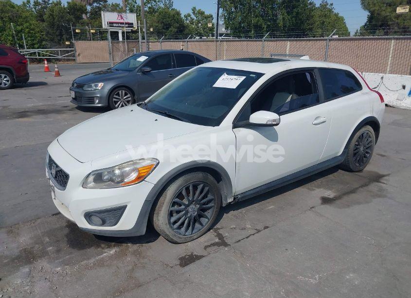 Photo 2 of 2011 Volvo C30 T5 (VIN YV1672MK7B2233341)