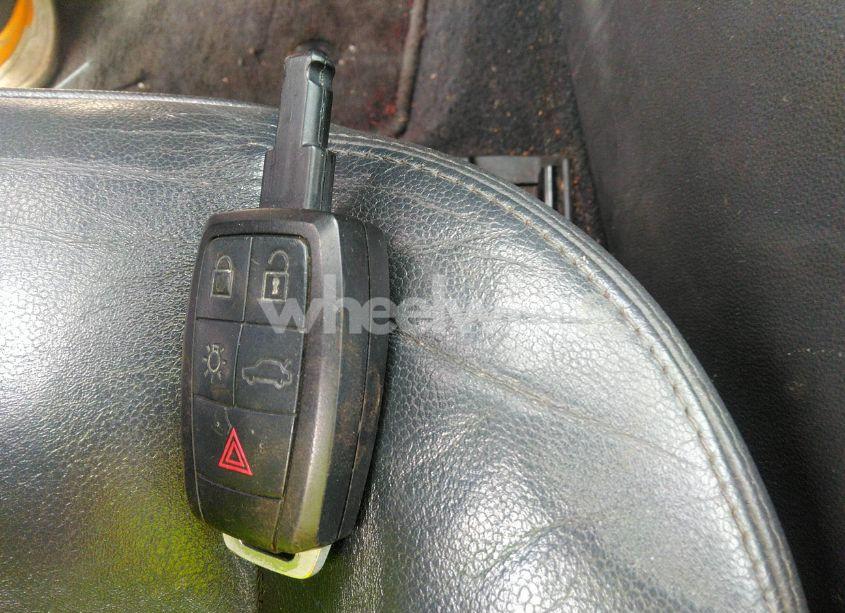 Photo 11 of 2011 Volvo C30 T5/T5 R-DESIGN (VIN YV1672MKXB2197371)