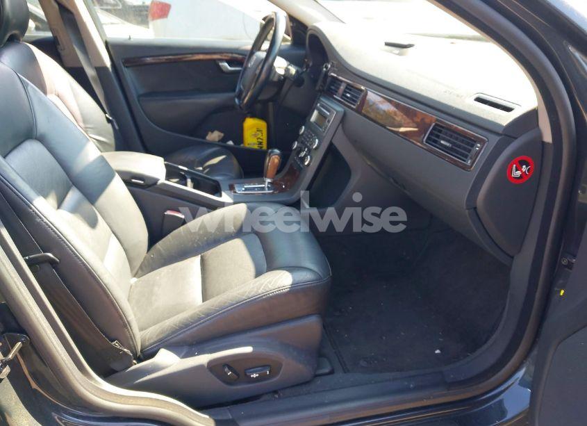 Photo 5 of 2010 Volvo V70 3.2/3.2 R-DESIGN (VIN YV1960BWXA1133314)