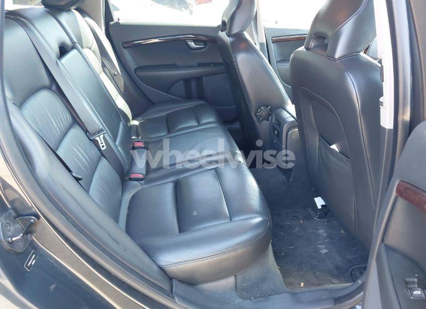 Photo 8 of 2010 Volvo V70 3.2/3.2 R-DESIGN (VIN YV1960BWXA1133314)