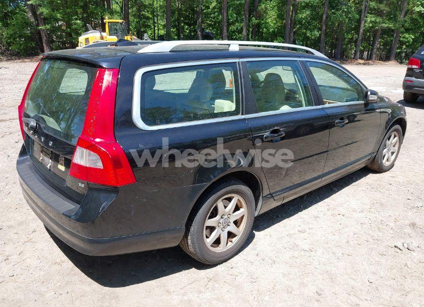 Photo 4 of 2010 Volvo V70 3.2/3.2 R-DESIGN (VIN YV1982BW6A1140038)