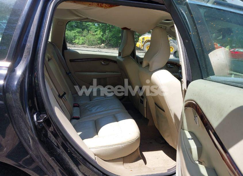 Photo 8 of 2010 Volvo V70 3.2/3.2 R-DESIGN (VIN YV1982BW6A1140038)