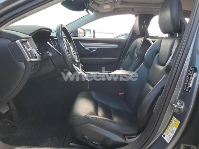 Photo 8 of 2017 VOLVO S90 T6 MOMENTUM (VIN YV1A22MK7H1003872)