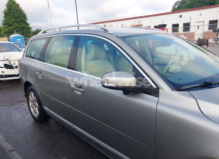Photo 13 of 2008 Volvo V70 3.2 (VIN YV1BW982381047279)