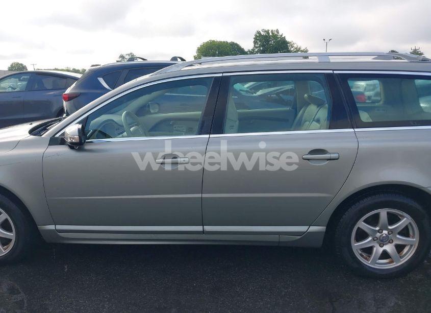 Photo 14 of 2008 Volvo V70 3.2 (VIN YV1BW982381047279)
