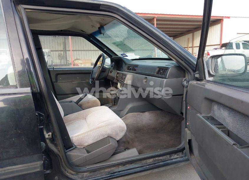 Photo 5 of 1991 Volvo 740 (VIN YV1FA8841M2525280)