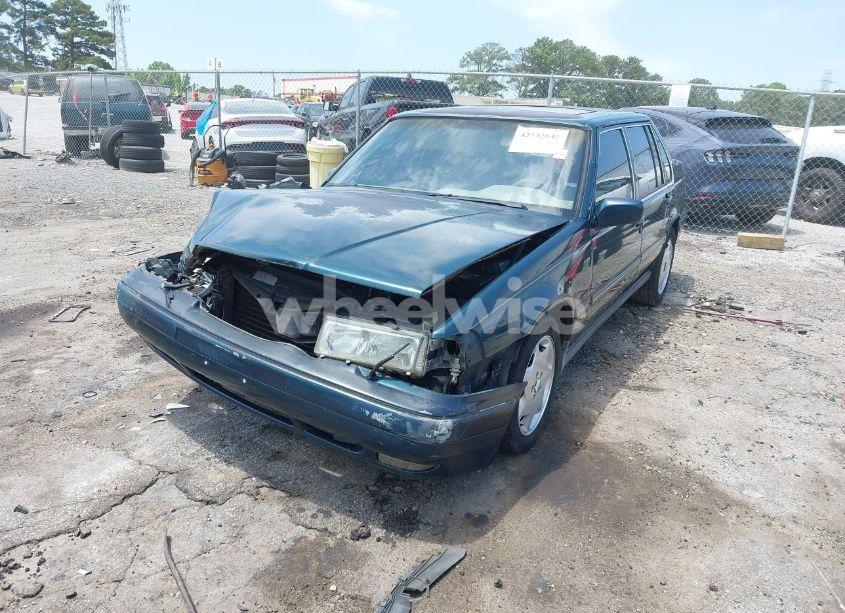 Photo 2 of 1998 Volvo S90 (VIN YV1KS9605W1128293)