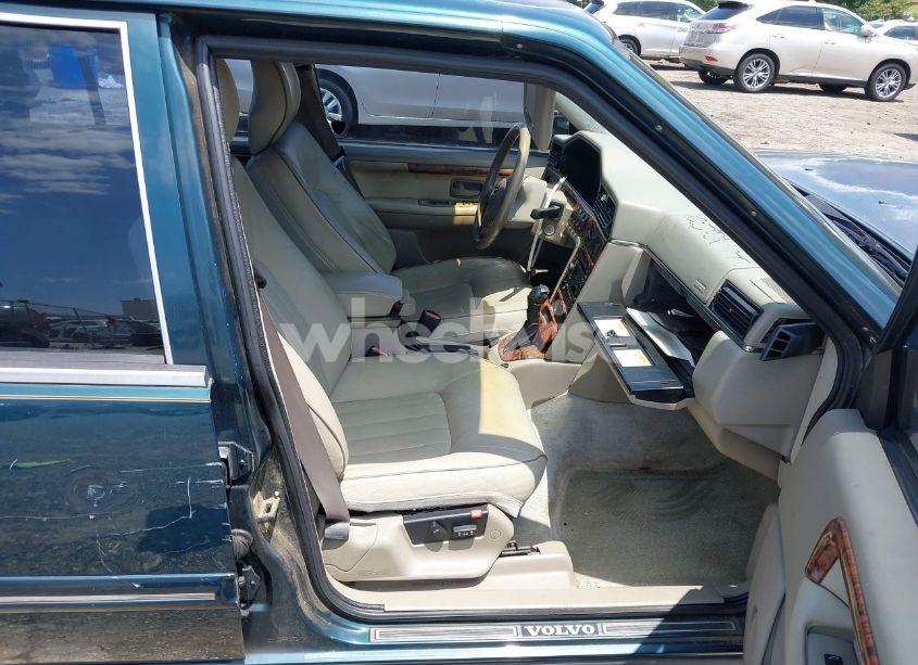 Photo 5 of 1998 Volvo S90 (VIN YV1KS9605W1128293)