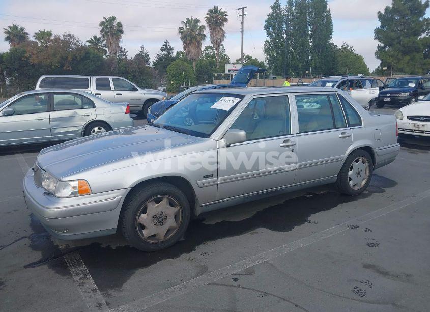 Photo 2 of 1998 Volvo S90 (VIN YV1KS9607W1138615)