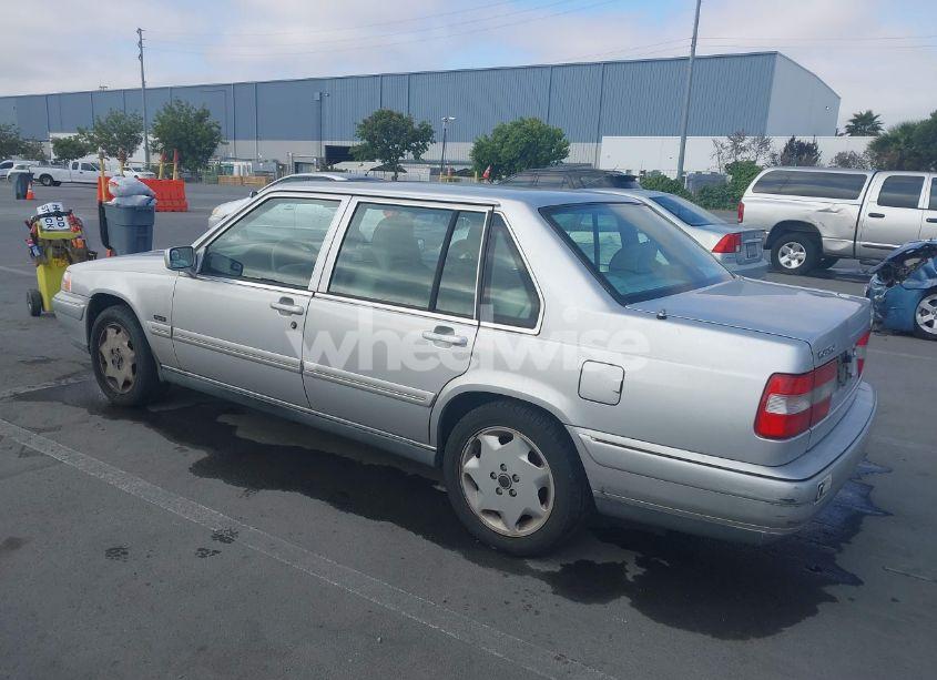 Photo 3 of 1998 Volvo S90 (VIN YV1KS9607W1138615)