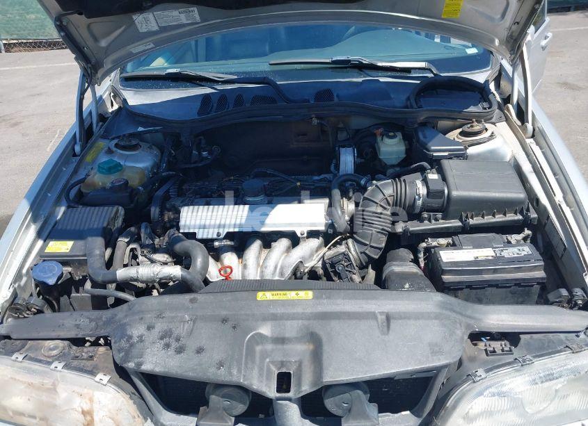 Photo 10 of 1999 Volvo S70 (VIN YV1LS55A0X2597598)