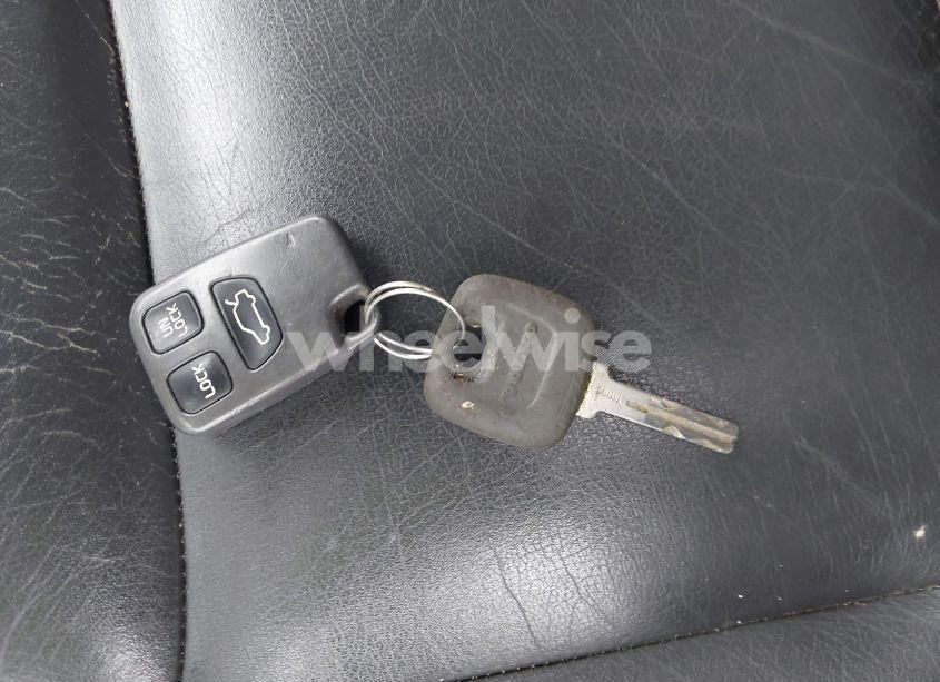 Photo 11 of 1999 Volvo S70 (VIN YV1LS55A2X2620251)