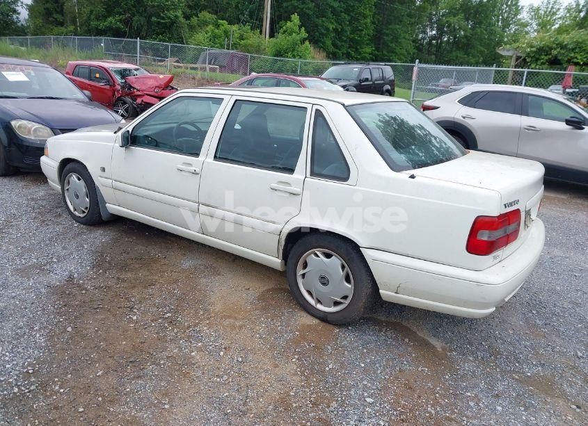 Photo 3 of 1999 Volvo S70 (VIN YV1LS55A2X2620251)