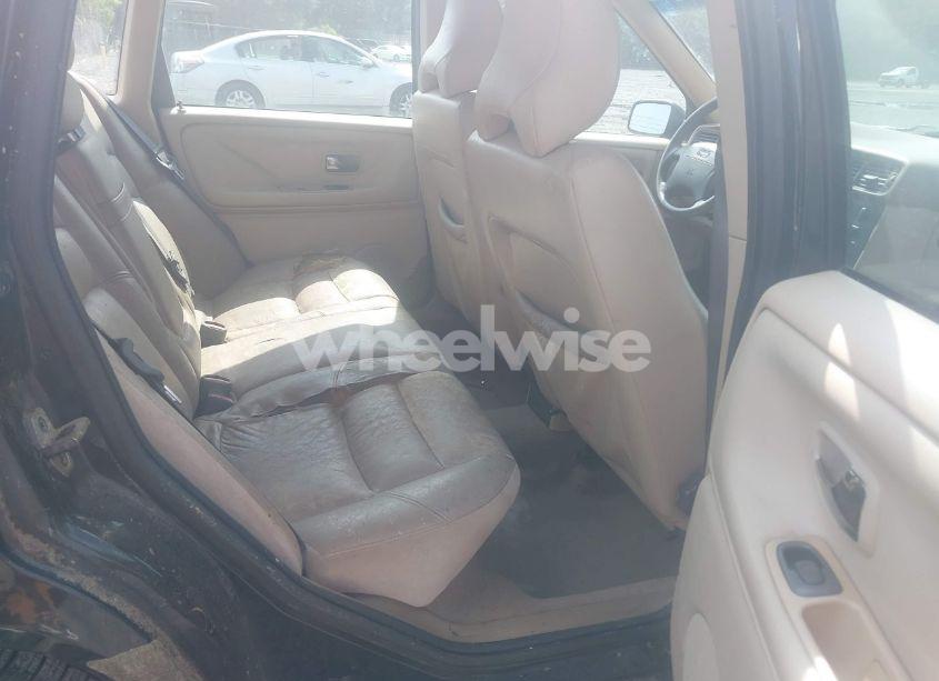 Photo 8 of 1999 Volvo S70 (VIN YV1LS55A8X2613644)