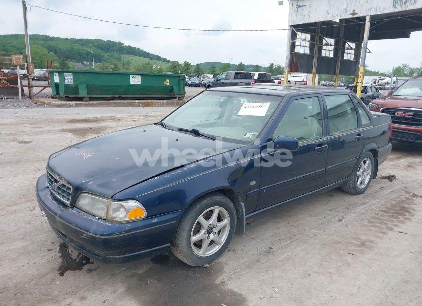 Photo 2 of 2000 Volvo S70 GLT/GLT SE (VIN YV1LS56D8Y2627201)