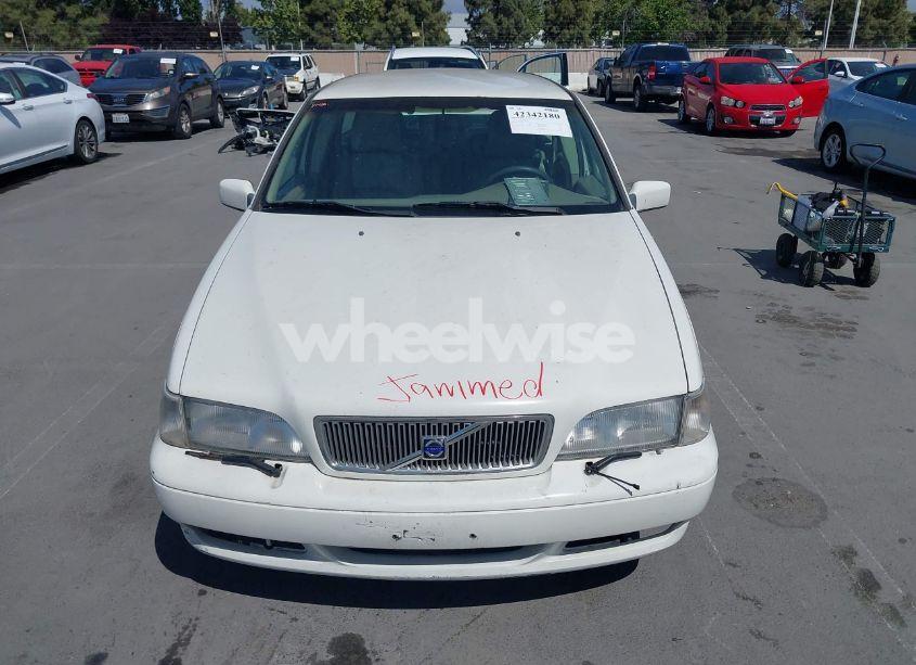 Photo 10 of 2000 Volvo V70 SE (VIN YV1LW61J4Y2646710)