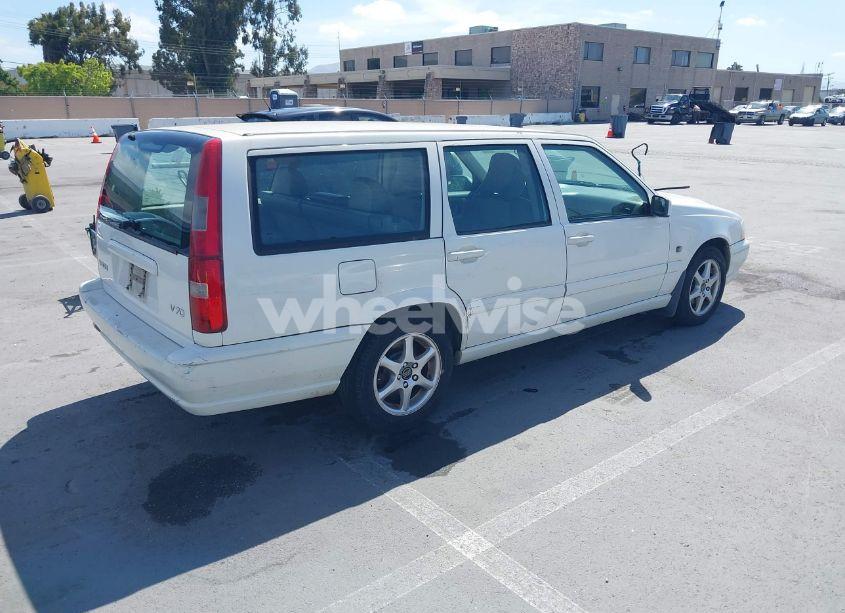 Photo 4 of 2000 Volvo V70 SE (VIN YV1LW61J4Y2646710)