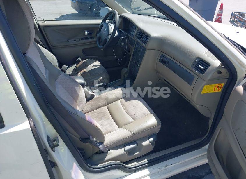 Photo 5 of 2000 Volvo V70 SE (VIN YV1LW61J4Y2646710)