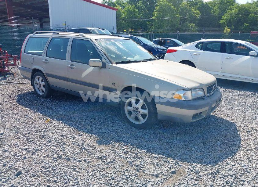 2000 Volvo V70 XC/XC SE (VIN YV1LZ56D9Y2721437) main photo