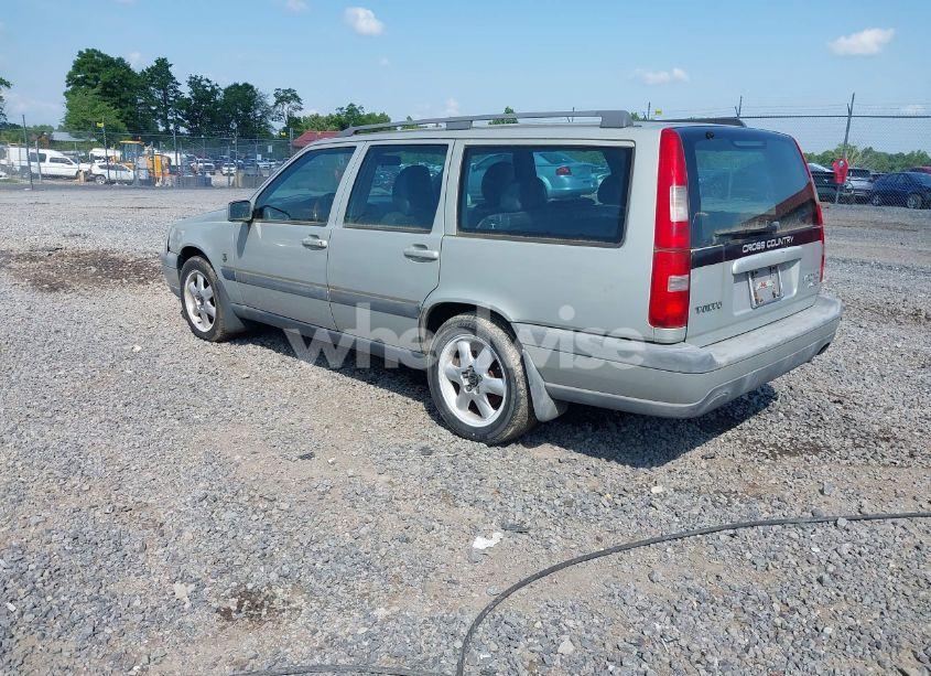 Photo 3 of 2000 Volvo V70 XC/XC SE (VIN YV1LZ56D9Y2721437)