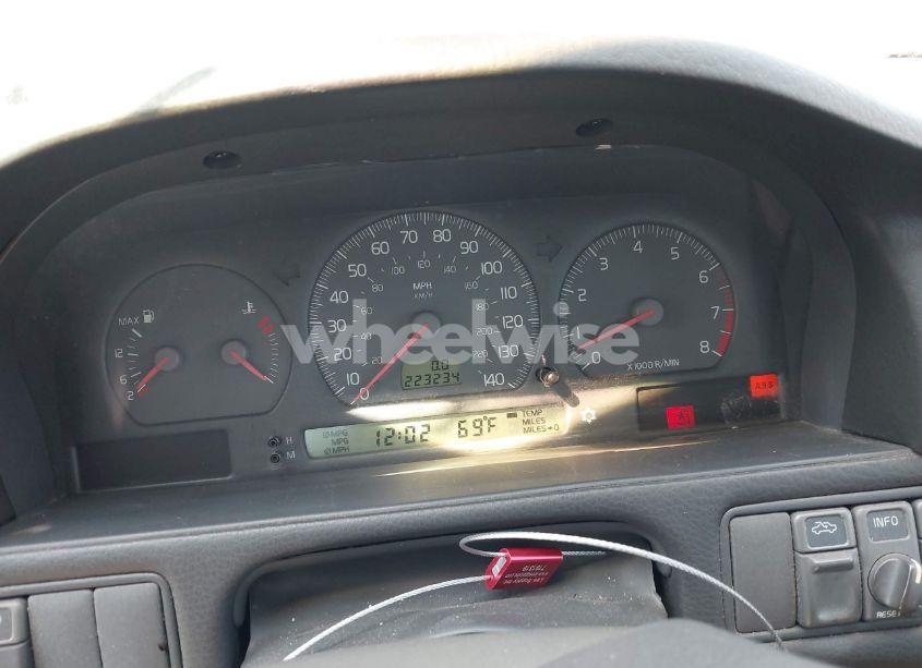 Photo 7 of 2000 Volvo V70 XC/XC SE (VIN YV1LZ56D9Y2721437)