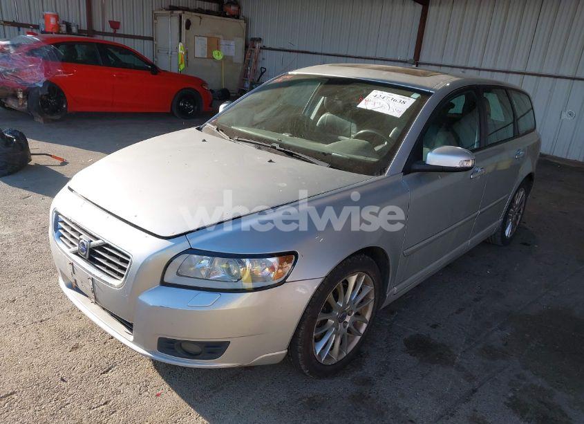 Photo 2 of 2009 Volvo V50 2.4I (VIN YV1MW390592470167)