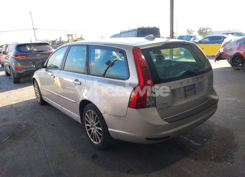 Photo 3 of 2009 Volvo V50 2.4I (VIN YV1MW390592470167)