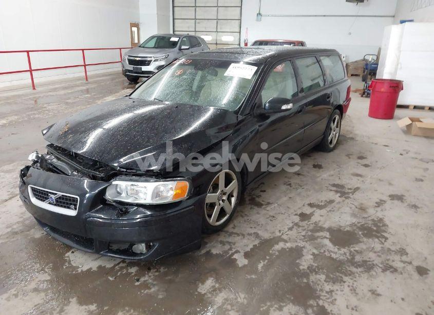 Photo 2 of 2007 Volvo V70 R (VIN YV1SJ527072648718)